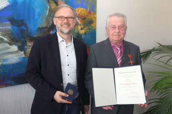 Werner Linker aus Rauschenberg mit Bundesverdienstkreuz ...