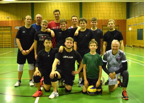 Volleyball-Legende Jochen Schöps trainierte einen Abend mit ...