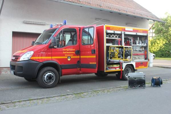 Bild: Über den Fahrzeugfunk – hier ein Fahrzeug der Feuerwehr Schwabendorf – können die Feuerwehren auch Notarzt und Krankenwagen anfordern.